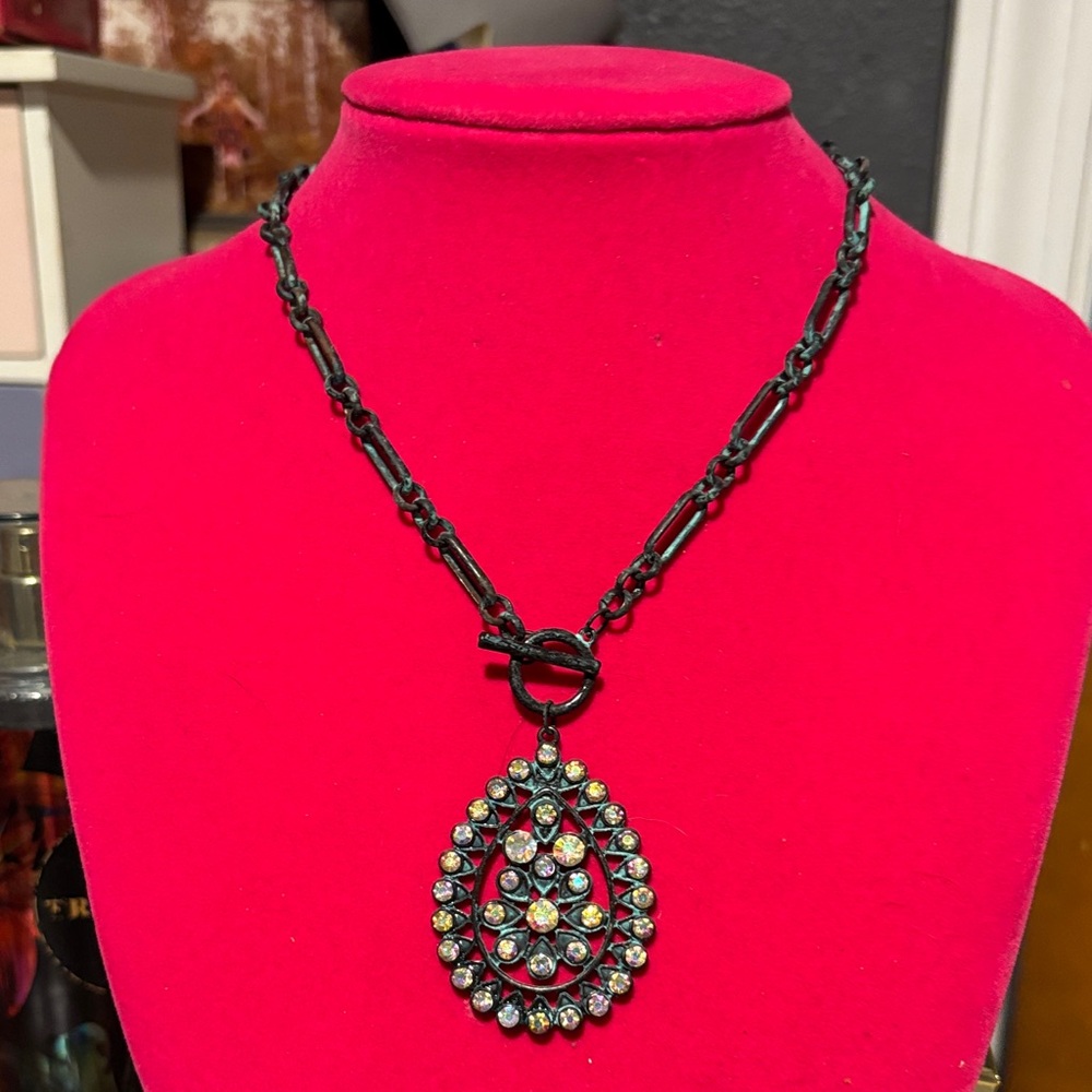 Elegant Black and Turquoise Teardrop Necklace. SzOS